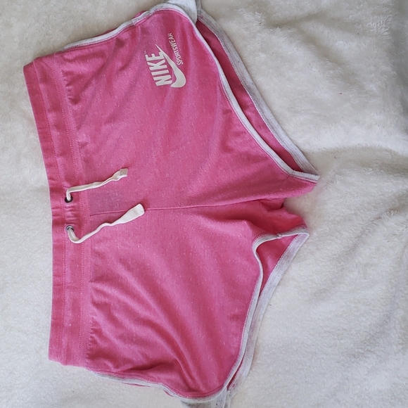 Nike Pants - Nike sportswear shorts size L